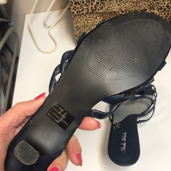 Studio Works Strappy Navy Sandals 9.5 Like New! - Picture 6 of 8